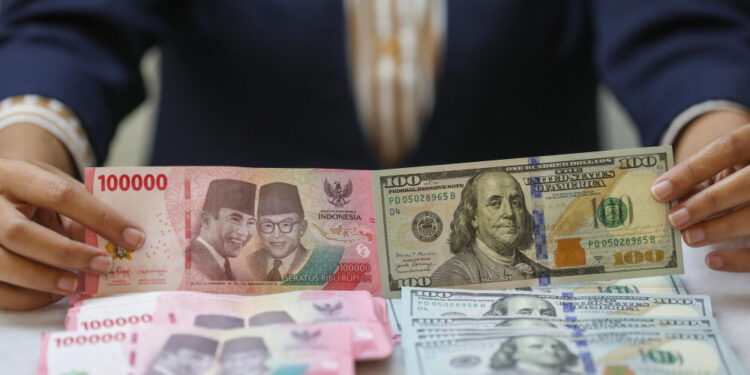 Rupiah Diprediksi Melemah Lagi! Netizen Ramai Bahas Kurs Dolar AS Jelang Akhir Mei 2026