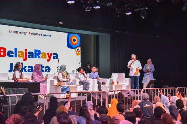 Peringati Hardiknas 2026, Seskab Teddy Sapa Relawan-Komunitas Pendidikan