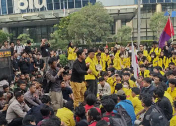 Lautan Almamater Warnai Bundaran HI, Mahasiswa Serukan Perubahan dan Keadilan Sosial