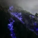 Bukan Lava Biru! Fenomena Blue Fire Muncul di Gunung Papandayan, Wisatawan Diminta Waspada