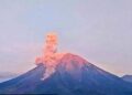 Langit Semeru Kembali Berasap, Erupsi Berulang hingga 800 Meter di Atas Puncak