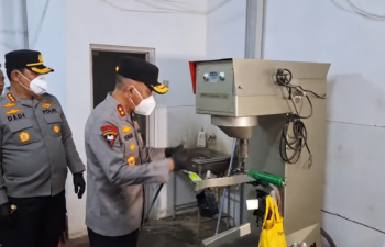 Dari Tol Purbaleunyi ke Gudang Bizpark: Terungkap Dugaan Jaringan Produksi Obat Keras Ilegal di Bandung